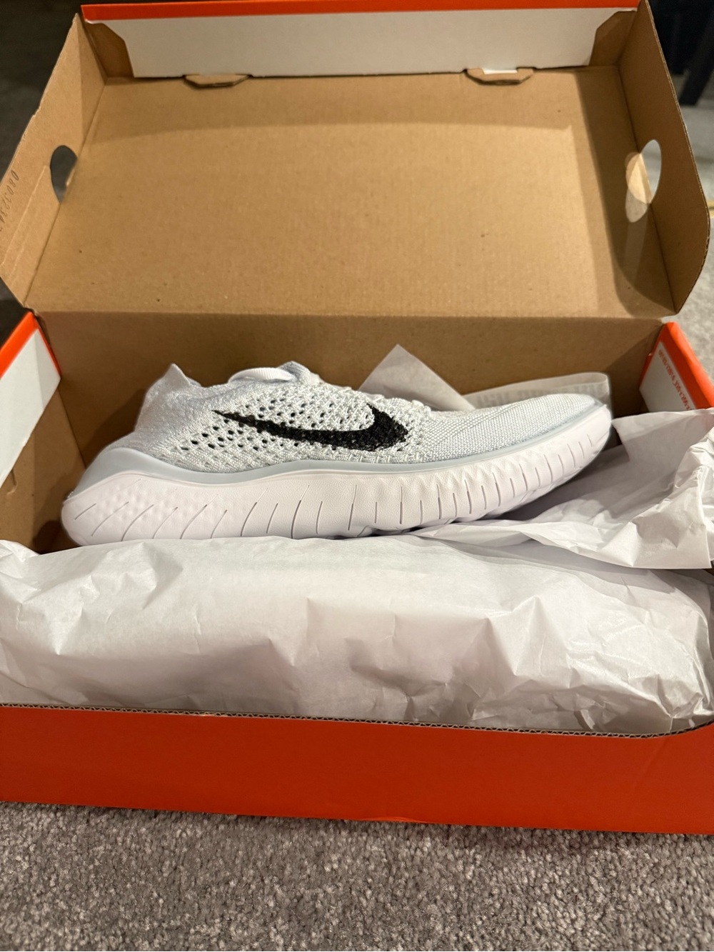 Nike Flyknit. Women’s Size: 9. NWB. Blue.